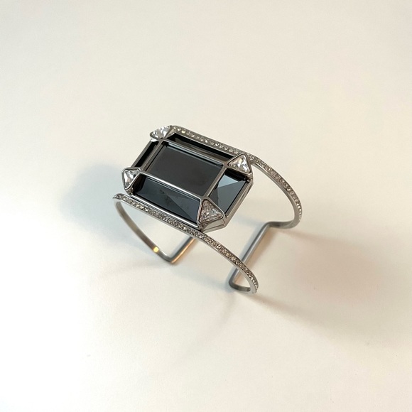 Bracelets - Picture 2 of 12